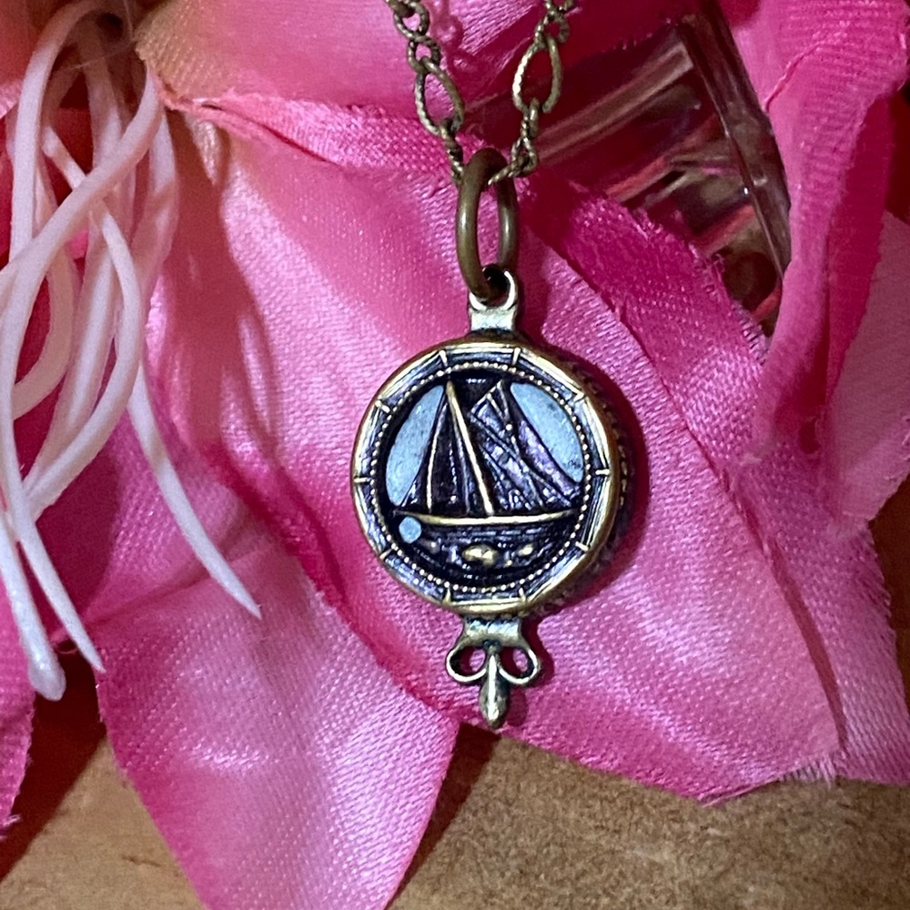 Grandmother’s Buttons Necklace